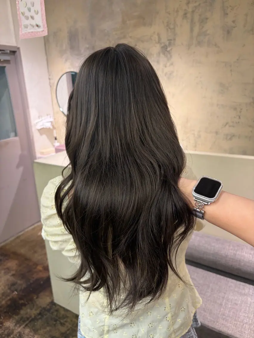 ロング ヘアカラー Hana🤍 韓国うる艶ヘアのヘアスタイル