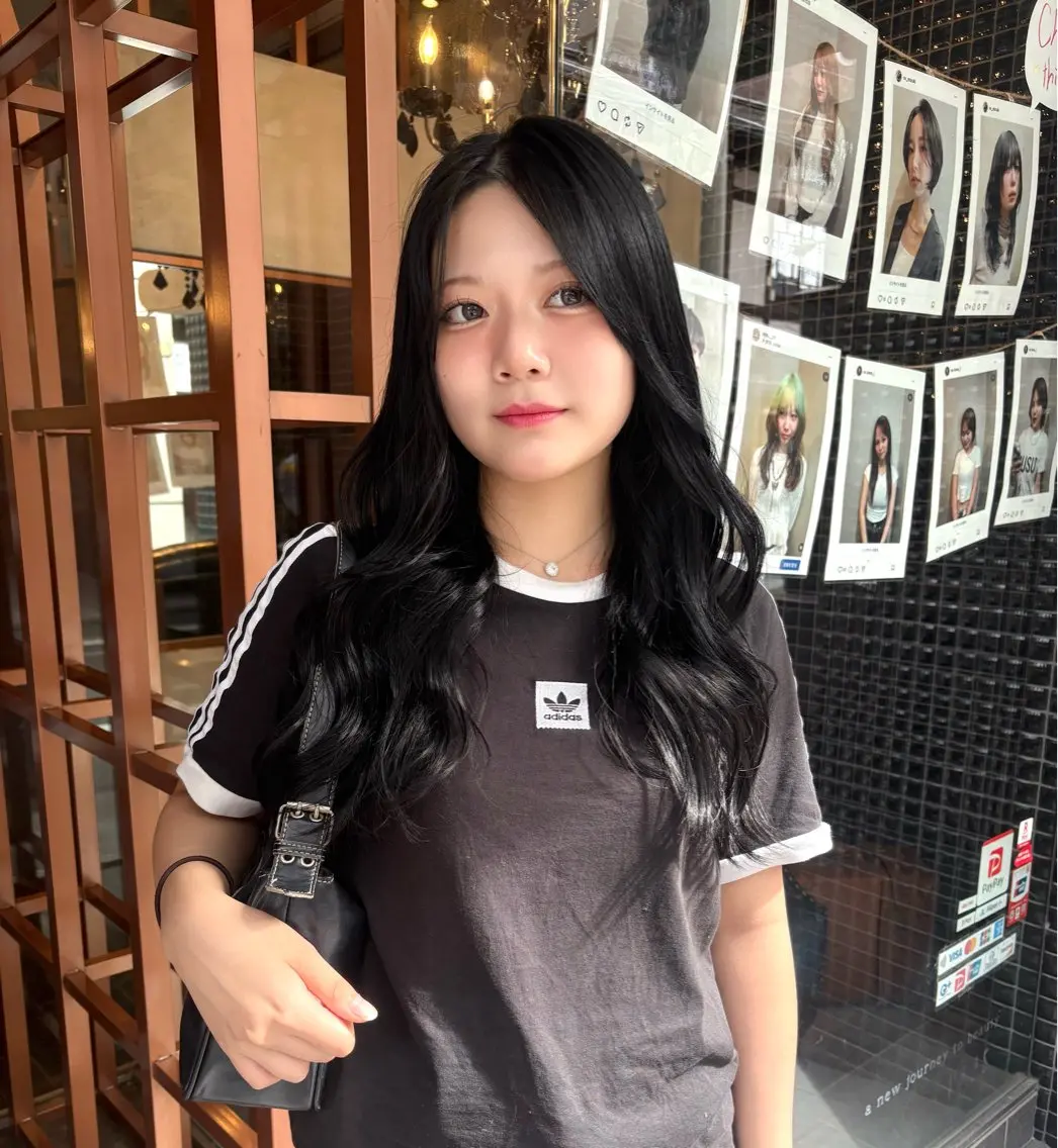 ロング カラー 黒髪 ブルーカラー ブルーブラック ヘアカラー トリートメント BeBe /スタイリストのヘアスタイル