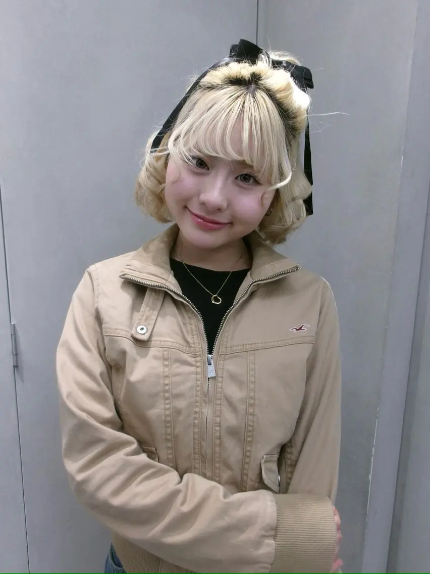 ショート kotone🤍 ブリーチカラーのヘアスタイル