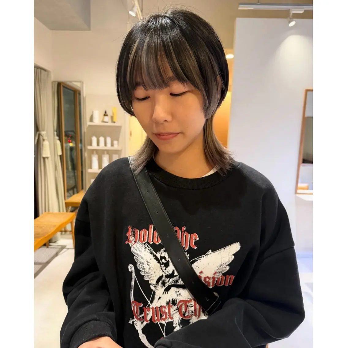 ショート カラー ミストバング 黒髪 デザインカラー フェイスフレーミング シルバー カット ヘアカラー トリートメント ボブパーマ/艶カラー 透明感カラー/ユメノのヘアスタイル