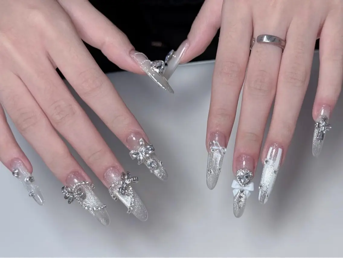 ネイル VV  Nail salonのネイルデザイン