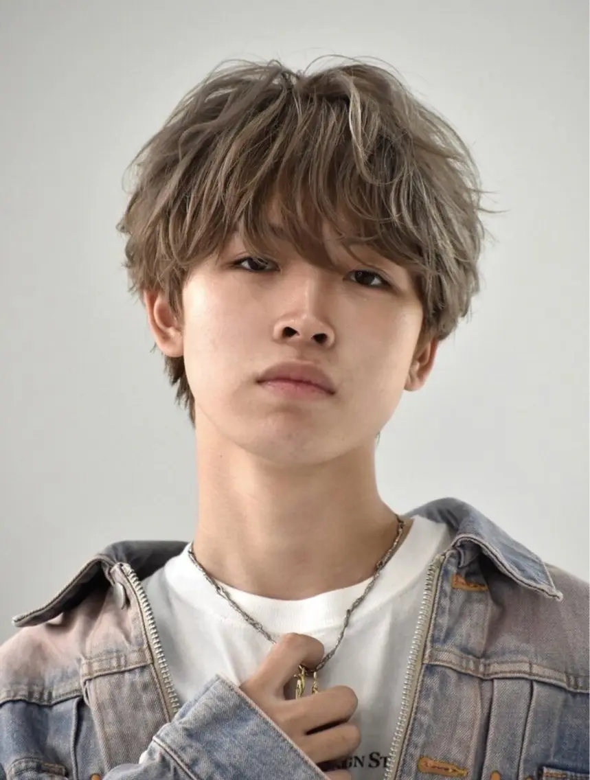 カラー メンズ グレージュ ミルクティーグレージュ カット ヘアカラー 新潟No.1サロン 秋山深(メンズ限定)のヘアスタイル