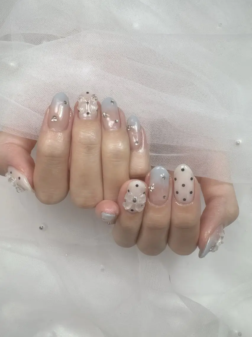 ネイル アートネイル オーロラネイル フットネイル ジェルネイル キラキラネイル ハンドネイル Queeens nailのネイルデザイン