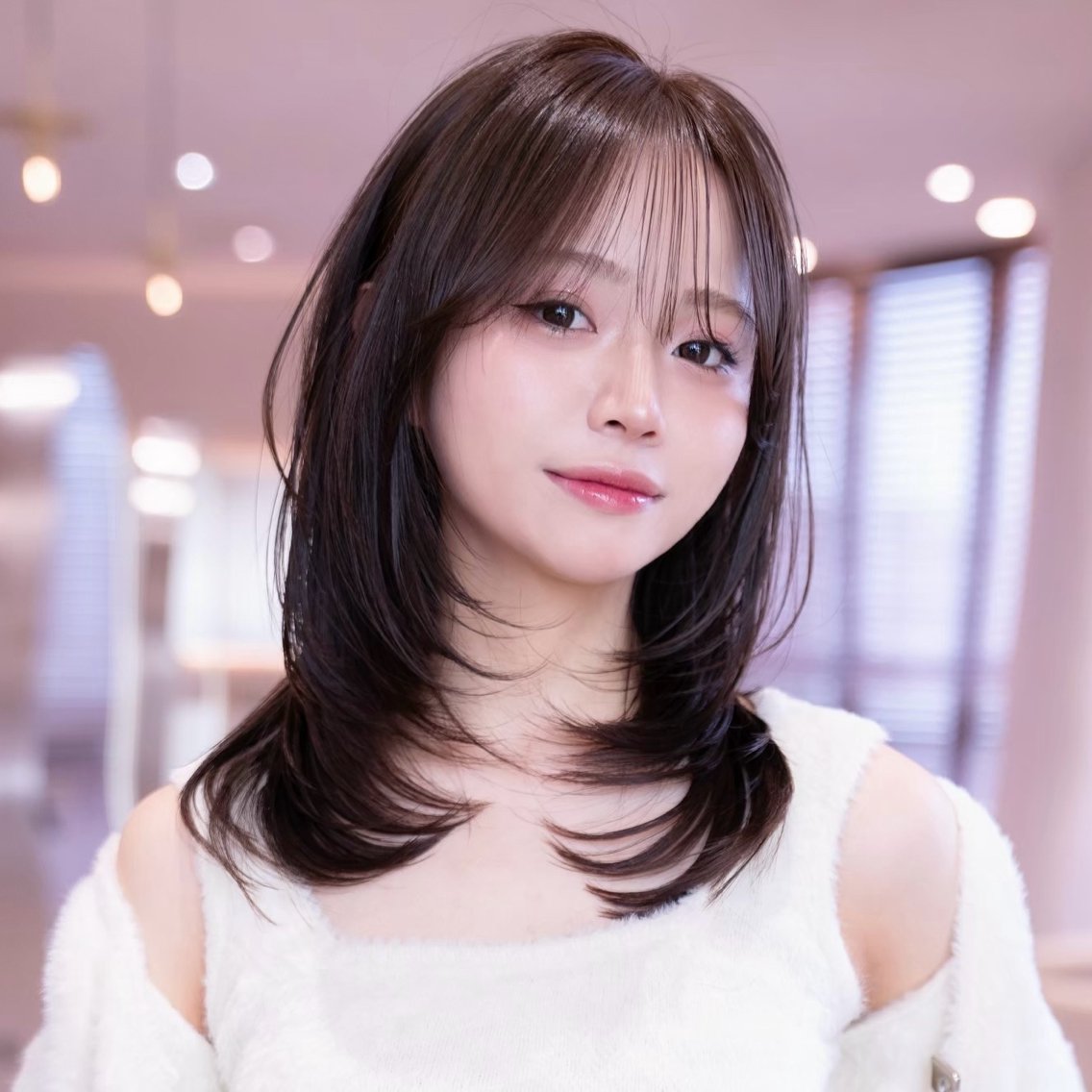 セミロング カラー アッシュ アッシュブラウン ブラウンカラー 透明感カラー 学生 カット ヘアカラー トリートメント 新宿/レイヤー/ 透明感カラーしょうごのヘアスタイル