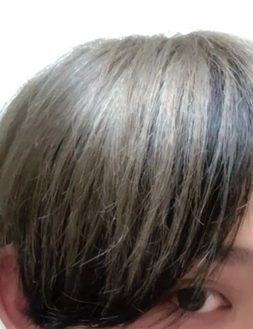 カラー デザインカラー ヘアカラー 永井 天斗のヘアスタイル