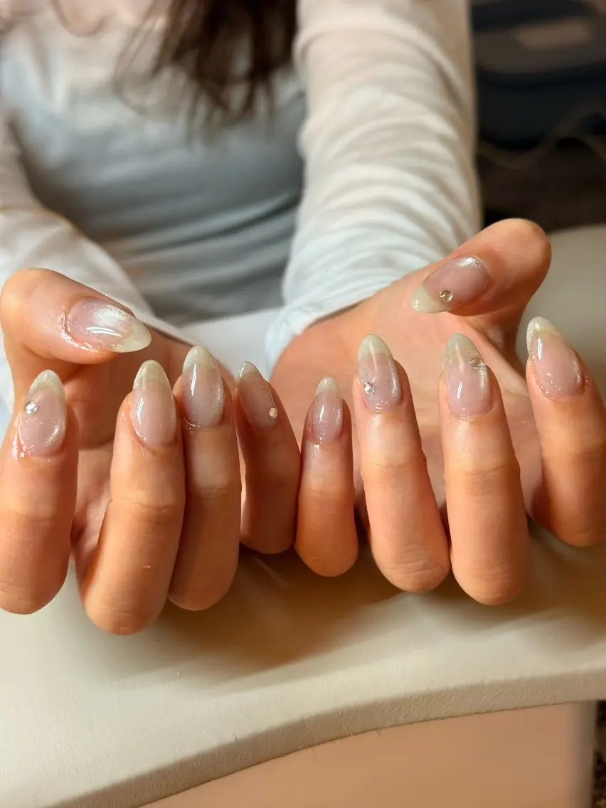 ネイル マグネットネイル ホワイト ハンドネイル bliss nail room山岸のネイルデザイン