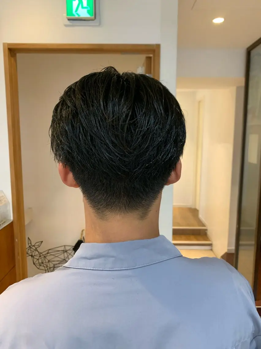 メンズ センターパート 刈り上げ 庄司 沙羅のヘアスタイル