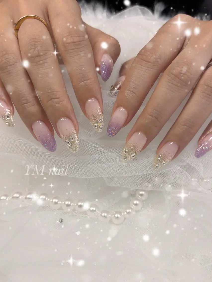 ネイル キラキラネイル ラメ(グリッター) ラメグラデーション パープル シルバー ハンドネイル YM nailのネイルデザイン