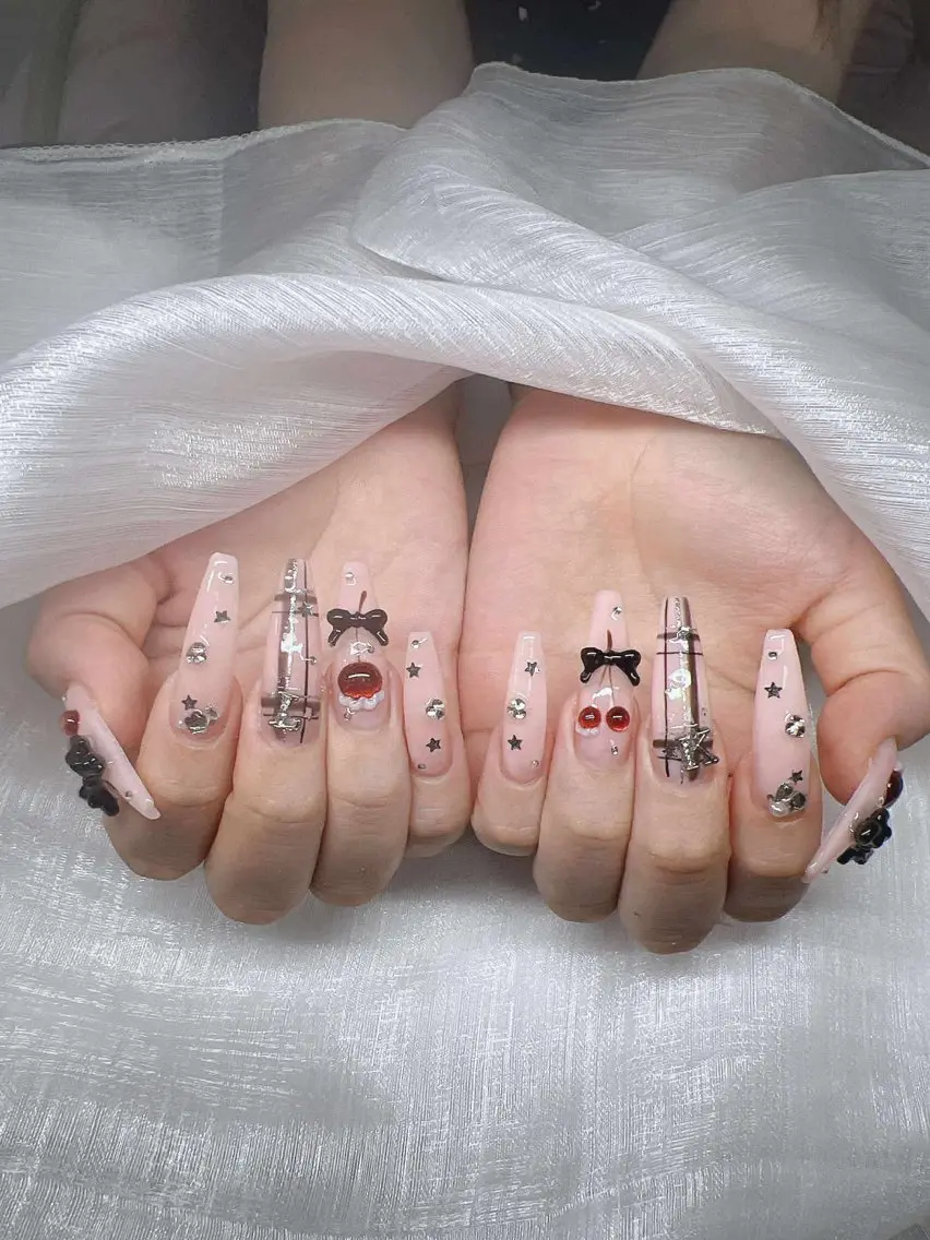 ネイル 長さ出し グラデーション 卒業式 キラキラネイル マグネットネイル ハンドネイル Lee Nailsのネイルデザイン