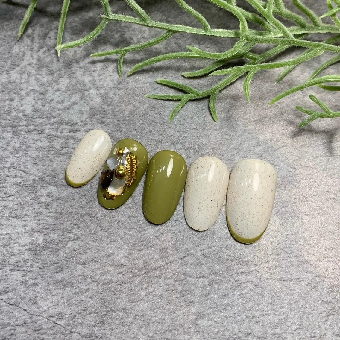 ネイル フレンチネイル ジェルネイル ハンドネイル 近藤 穂乃果のネイルデザイン