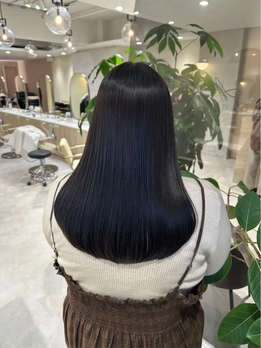 ロング カラー 黒髪 ブルーカラー ブルーブラック 髪質改善 トリートメント 透明感カラー🌿 グレージュ🐺陽介のヘアスタイル