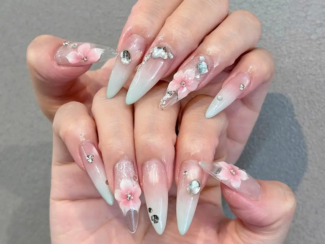ネイル アートネイル ボルドー フレンチネイル ジェルネイル 氷ネイル・うるうるネイル ハンドネイル Yuki Nailsalonのネイルデザイン