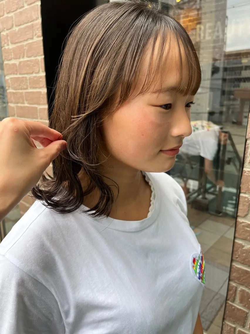 セミロング カラー ブリーチ ケアブリーチ ダブルカラー イヤリングカラー ハイライトカラー ヘッドスパ 久木原 ゆりのヘアスタイル