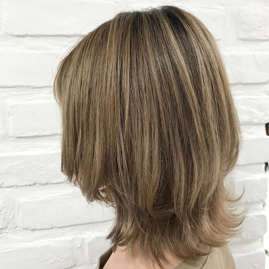 ミディアム レイヤーカット 外ハネヘア ウルフカット 【暖色カラー特化】 中山由梨のヘアスタイル