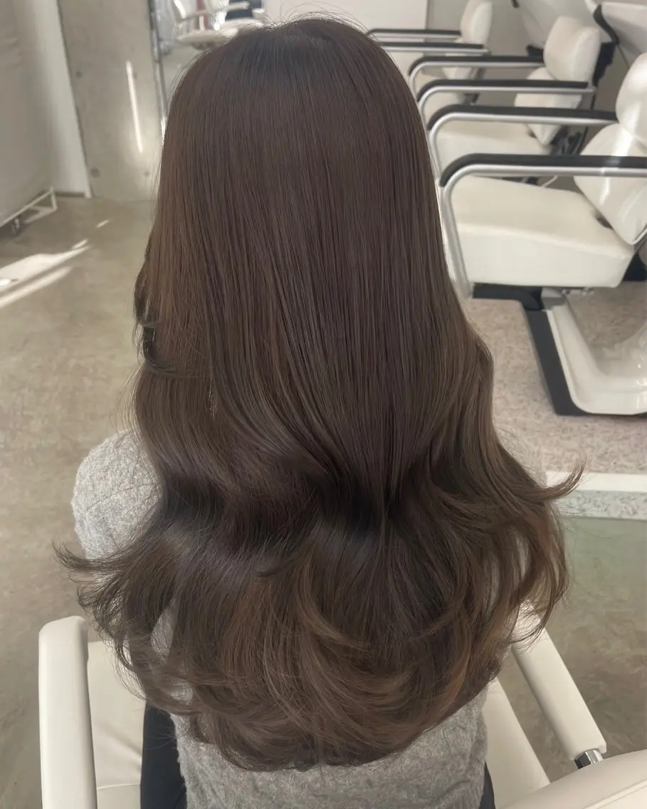 ロング レイヤーカット 透明感カラー表参道のヘアスタイル
