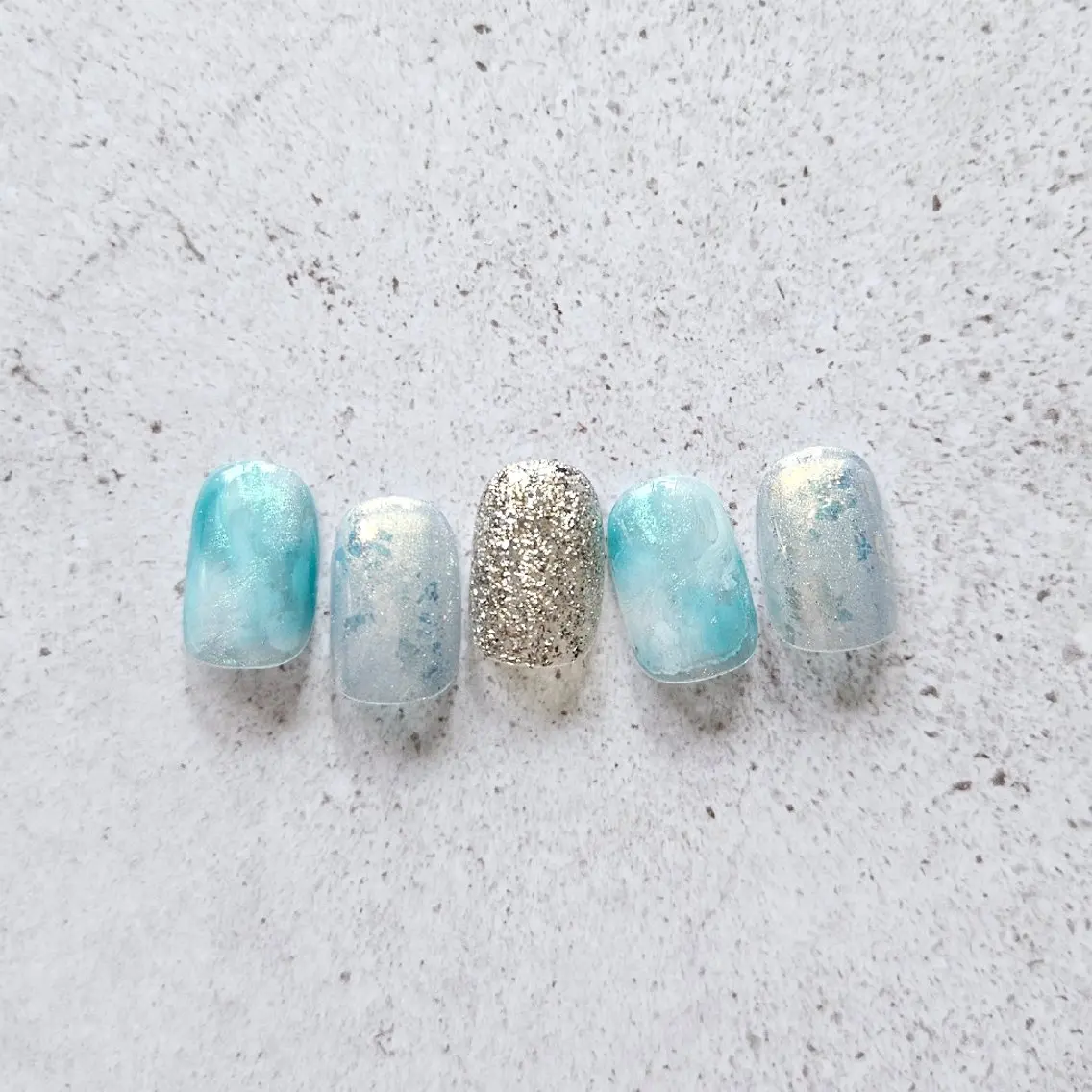 ネイル キラキラネイル 大理石ネイル(マーブル) シンプルネイル 夏ネイル ハンドネイル Nailsalon manoのネイルデザイン