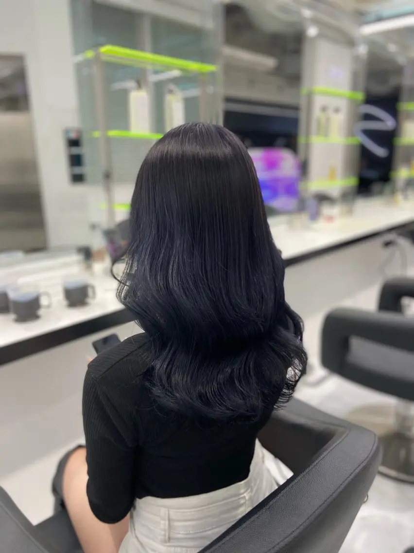 ロング カラー ヘアアレンジ カット ヘアカラー トリートメント ヘアセット レイヤー×透明感カラ ーHAYATOのヘアスタイル