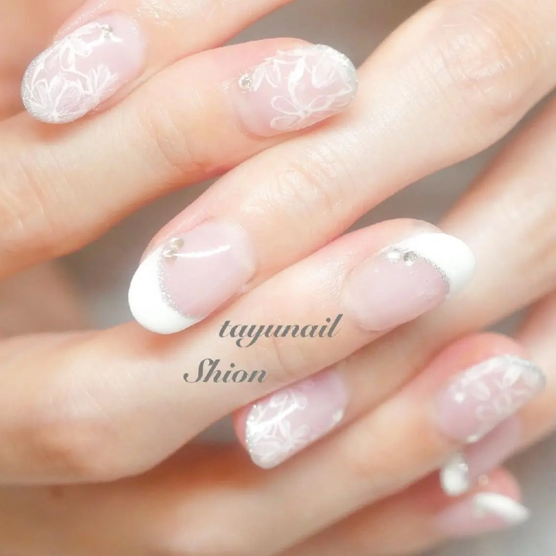 ネイル アートネイル ブルー フラワーネイル フレンチネイル ジェルネイル ネイルサロン 【たゆnail】のネイルデザイン