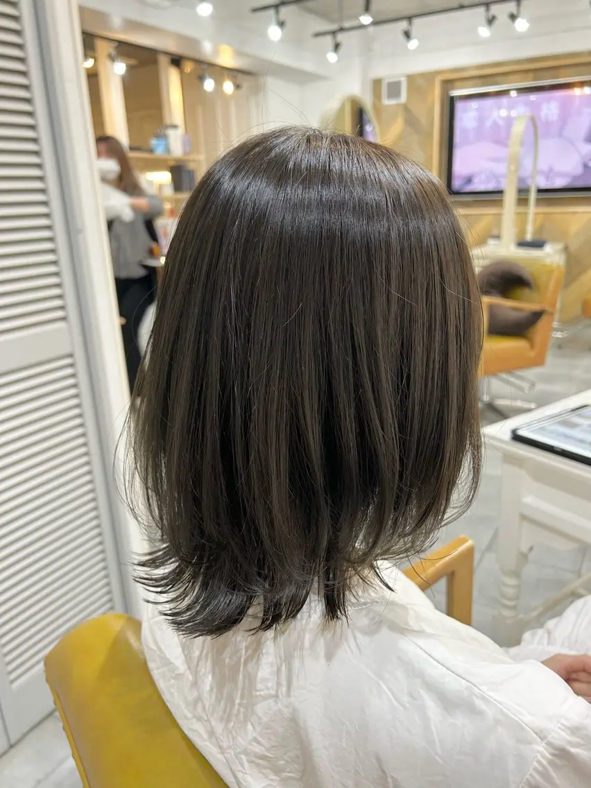 ショート カラー ボブレイヤー ブリーチ ブラウンカラー ブリーチなしカラー オリーブブラウン 顔まわりカット/ボブ /♡とーこ♡のヘアスタイル