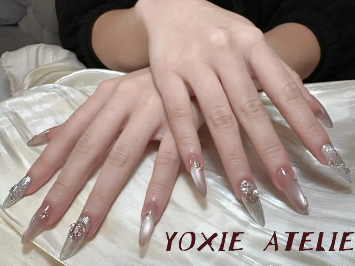 ネイル チークネイル フットネイル フレンチネイル ジェルネイル ガラスフレンチ ハンドネイル Yoxie ユナのネイルデザイン