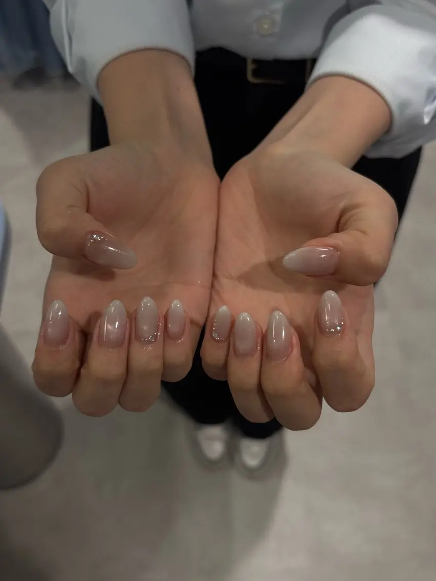 ネイル グラデーション マグネットネイル ハンドネイル 透明感/y2k/ 美月⟡.· Adaのネイルデザイン