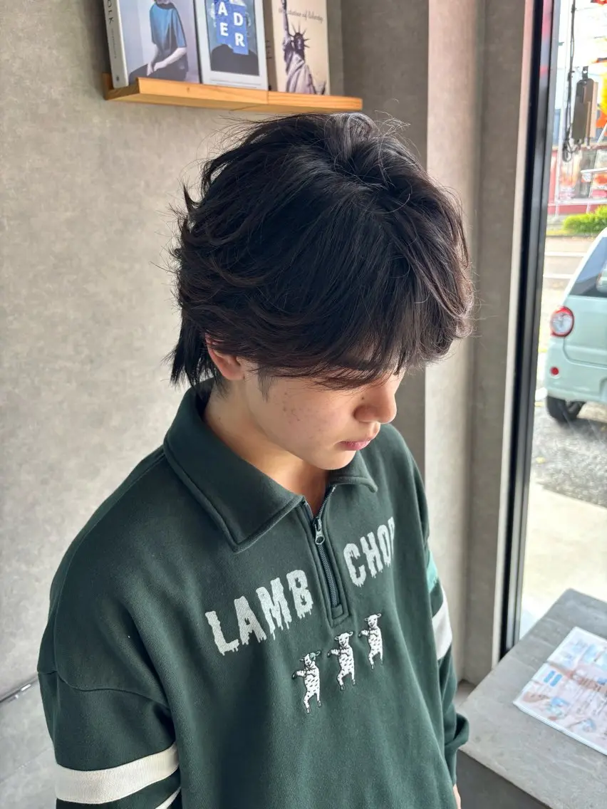 ショート メンズ センターパート メンズハイトーン マッシュウルフ マッシュ メンズパーマ カット 長谷川 湧のヘアスタイル