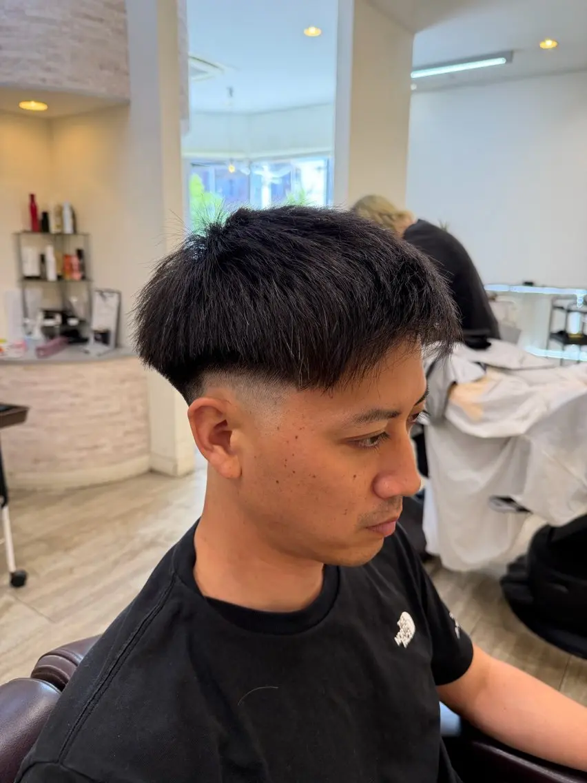 ショート メンズ 呉屋 俊介のヘアスタイル
