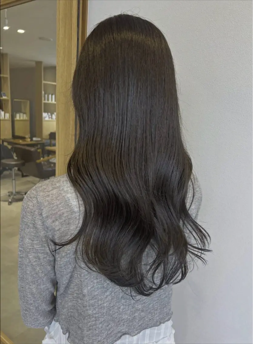 ロング カラー パーマ ヘアアレンジ カット ヘアカラー トリートメント 透明感カラー／ 新潟万代/池野里衣のヘアスタイル