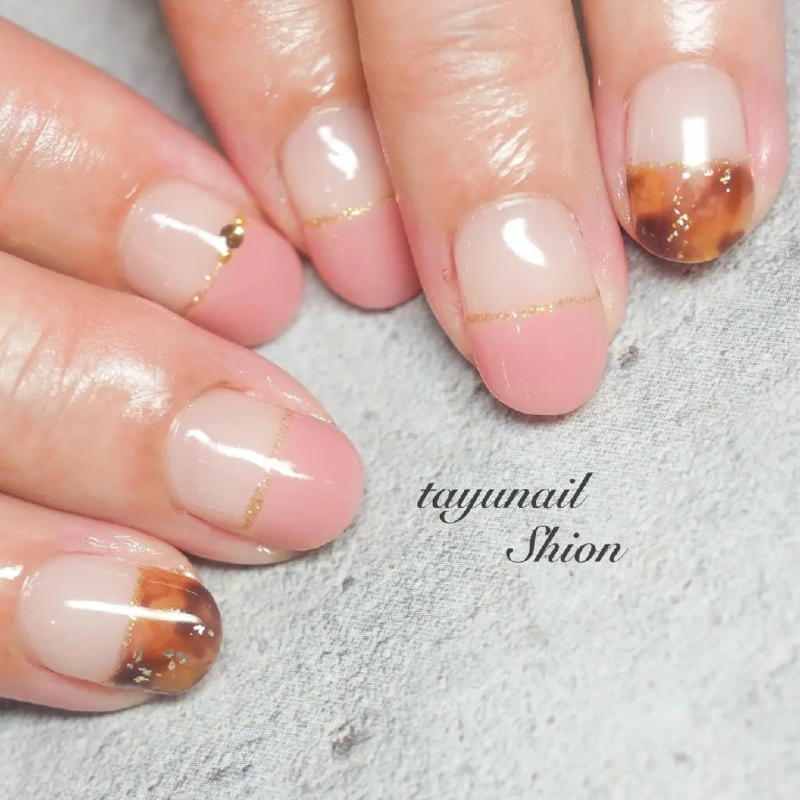ネイル べっ甲ネイル ブルー フレンチネイル ジェルネイル パラジェル ネイルサロン 【たゆnail】のネイルデザイン