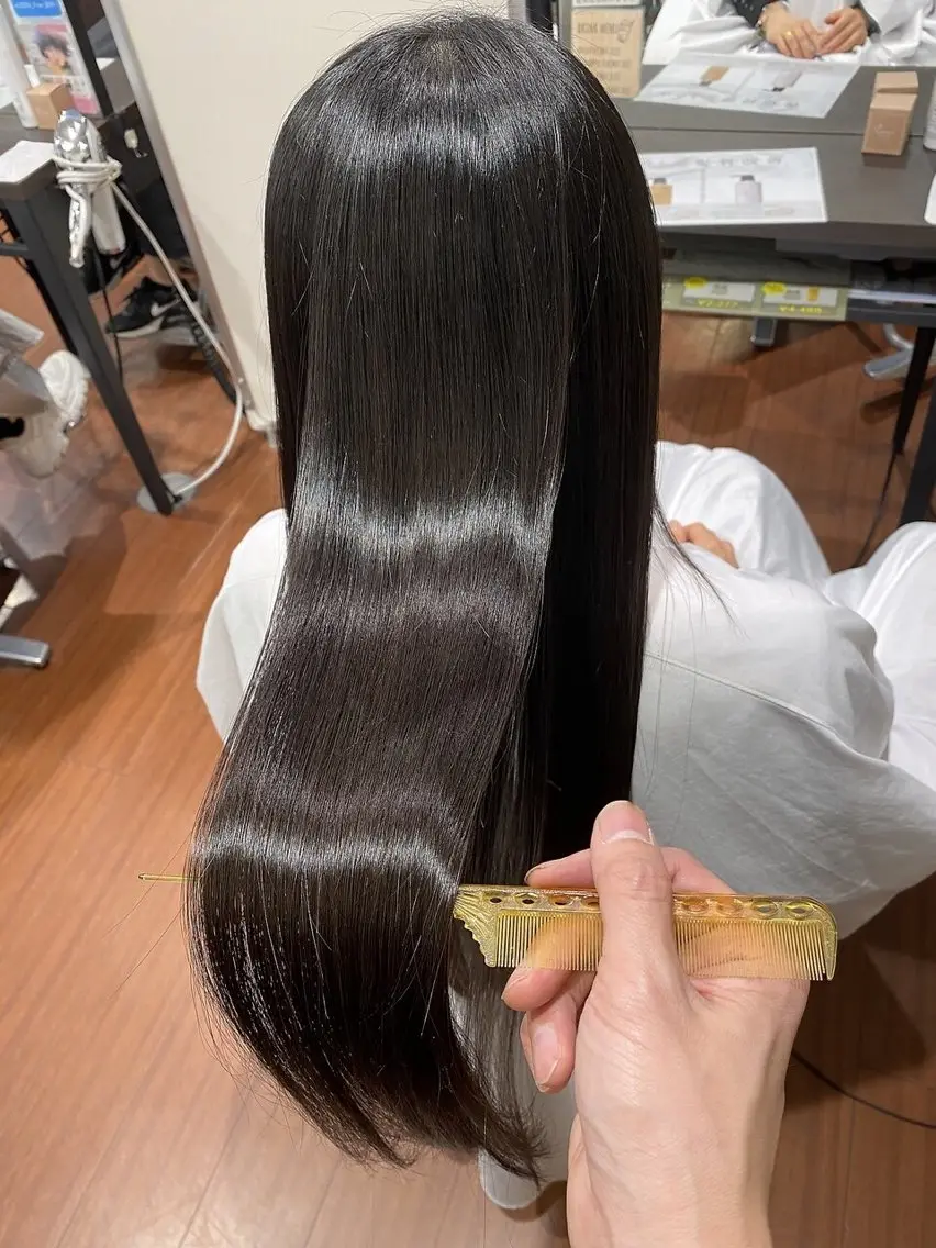うるつや🥹髪質改善ストレート🩷💙➕カット💇🏼‍♀️の写真