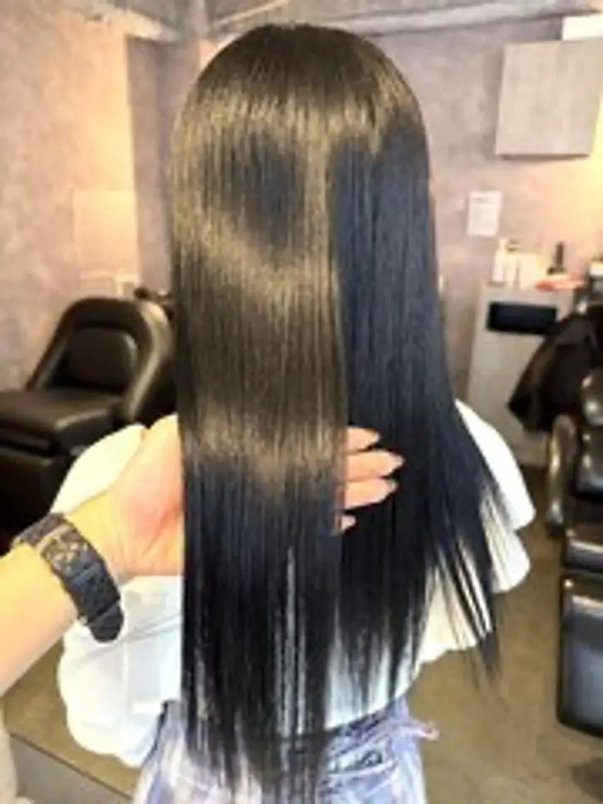 ロング カラー elu あやね💜 🫧カラー・縮毛矯正のヘアスタイル