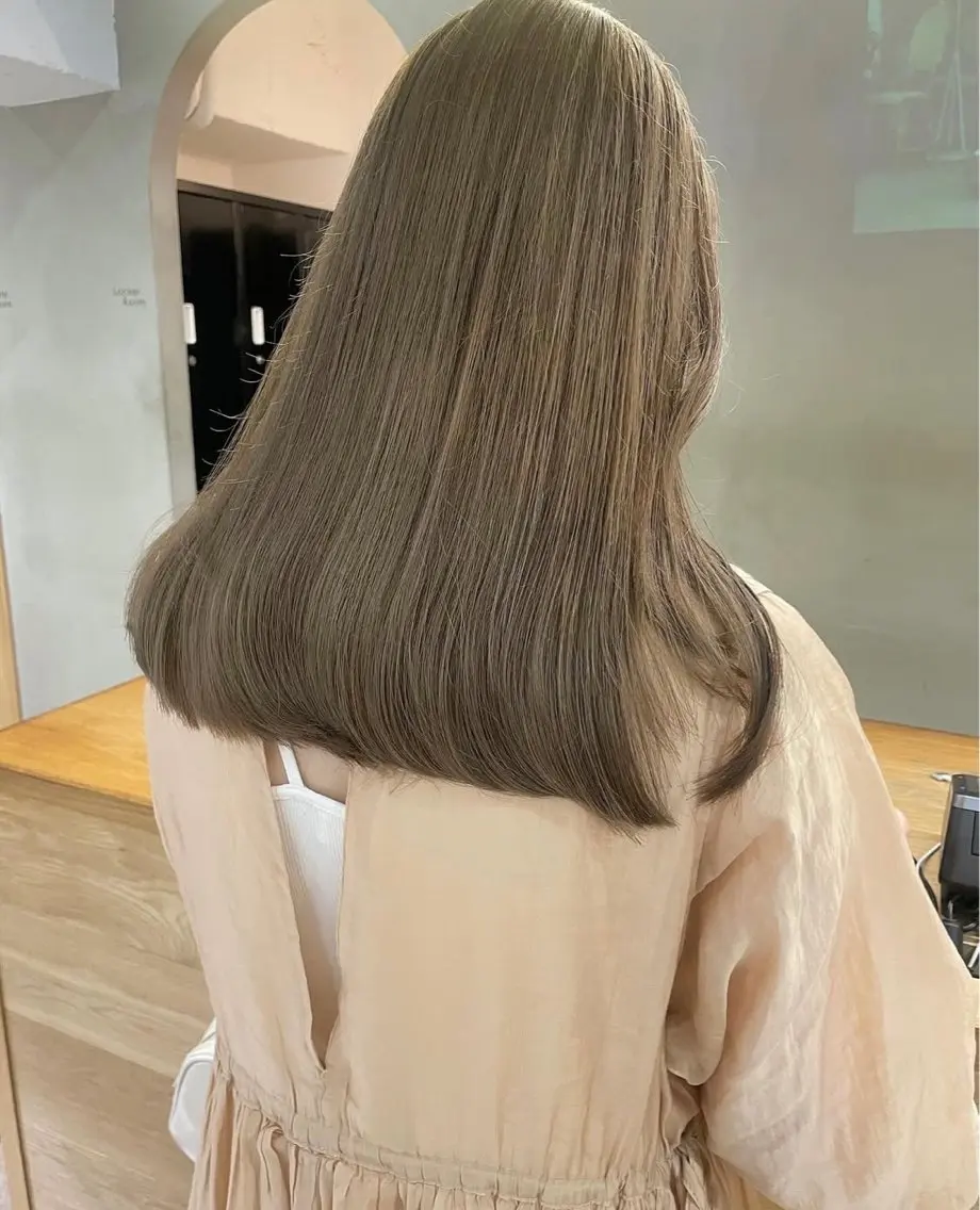 ロング カラー ベージュカラー ブリーチ 透明感カラー ダブルカラー オリーブベージュ ヘアカラー ☪️ブリーチ特化施術 /レイヤー🪽aiのヘアスタイル