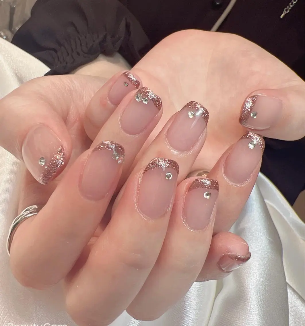 ネイル フレンチネイル ラメ(グリッター) 持ち込み ピンク シンプルネイル ハンドネイル bijou nails　蓮のネイルデザイン