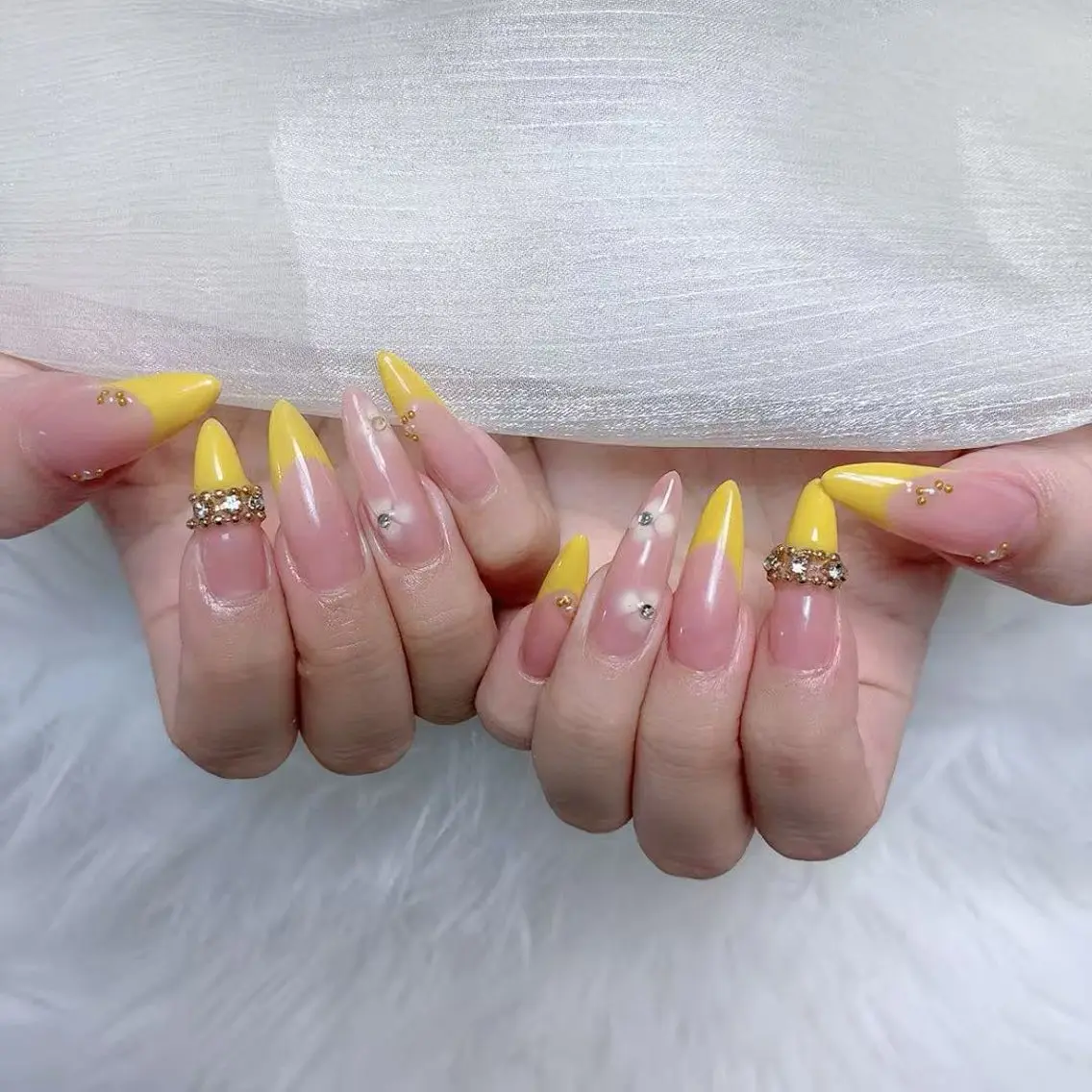 ネイル アニマル柄 チークネイル フラッシュネイル フットネイル フレンチネイル B·U Nail大宮 長さだし専門店のネイルデザイン