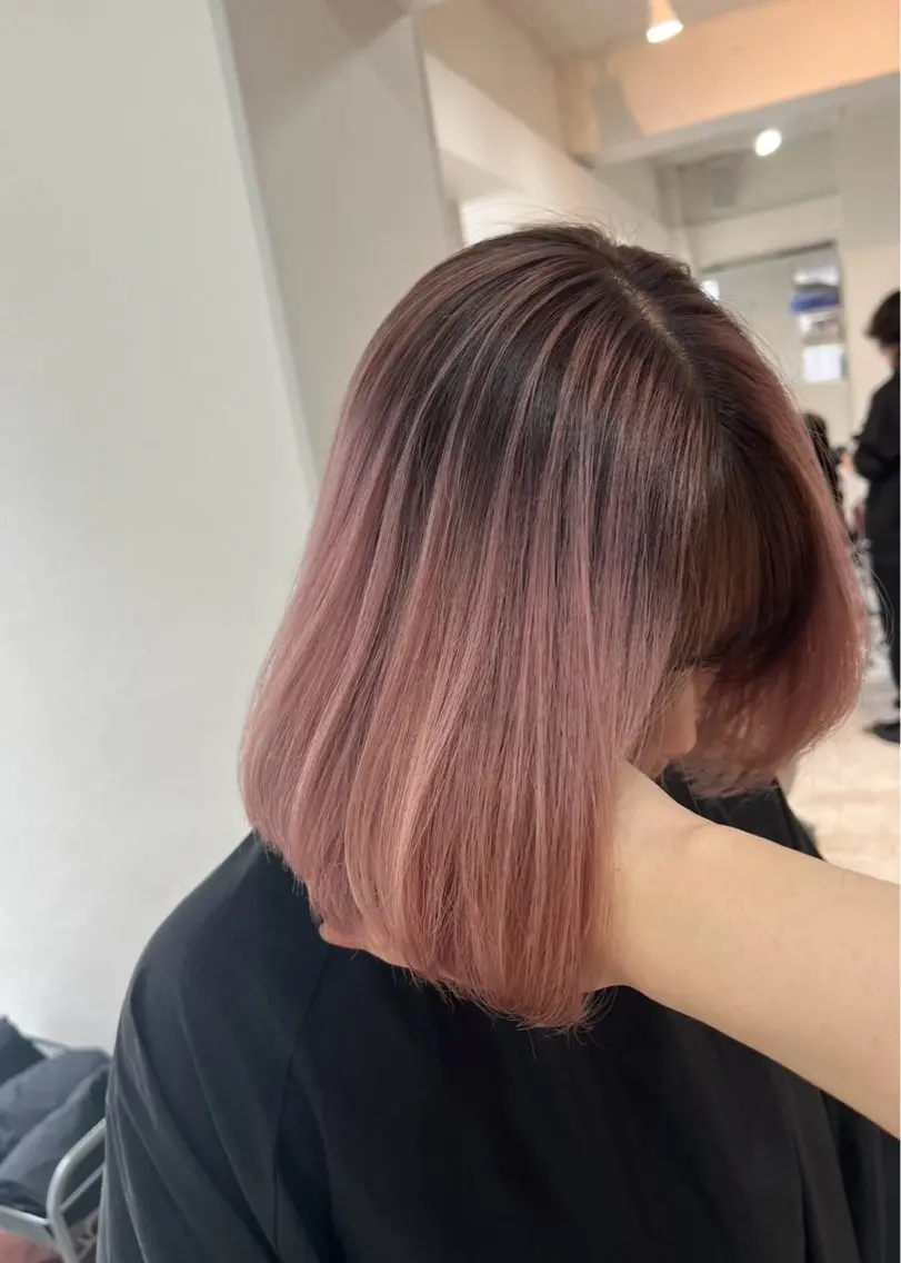 ショート カラー バレイヤージュ ベージュカラー ピンクカラー ピンクベージュ レイヤーカット 指名数No.1 /NAOYAのヘアスタイル