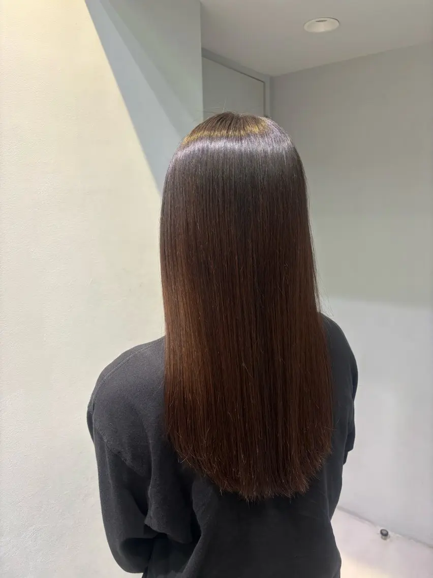 ロング 縮毛矯正 油井 緋織のヘアスタイル
