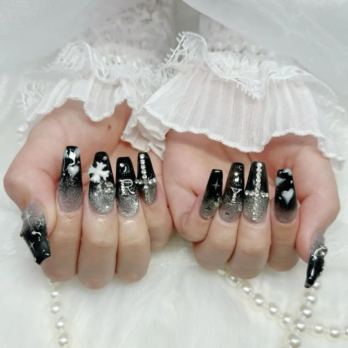 ネイル 長さ出し グラデーション 卒業式 キラキラネイル マグネットネイル Lee Nailsのネイルデザイン