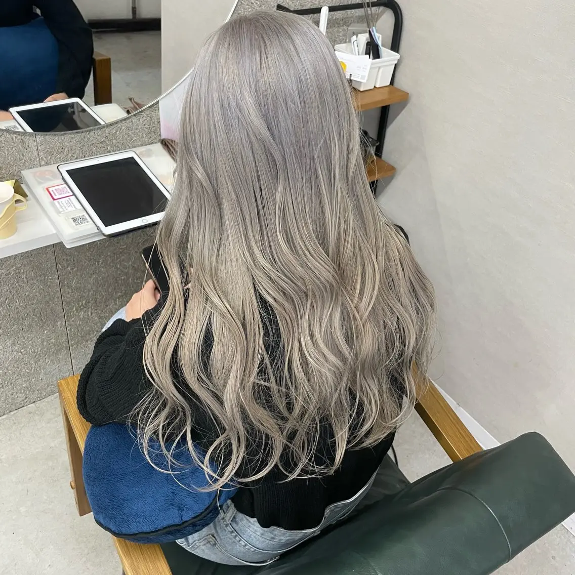 ロング カラー ヘアカラー トリートメント Lull1人美容室 バレイヤージュのヘアスタイル