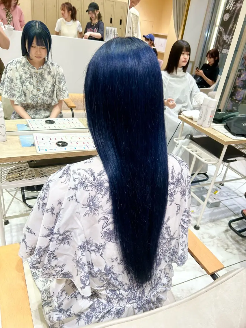 カラー ダブルカラー イヤリングカラー ハイトーンカラー インナーカラー 髪質改善 ヘアカラー ♡ハイトーン★ ネイル/しの♡のヘアスタイル