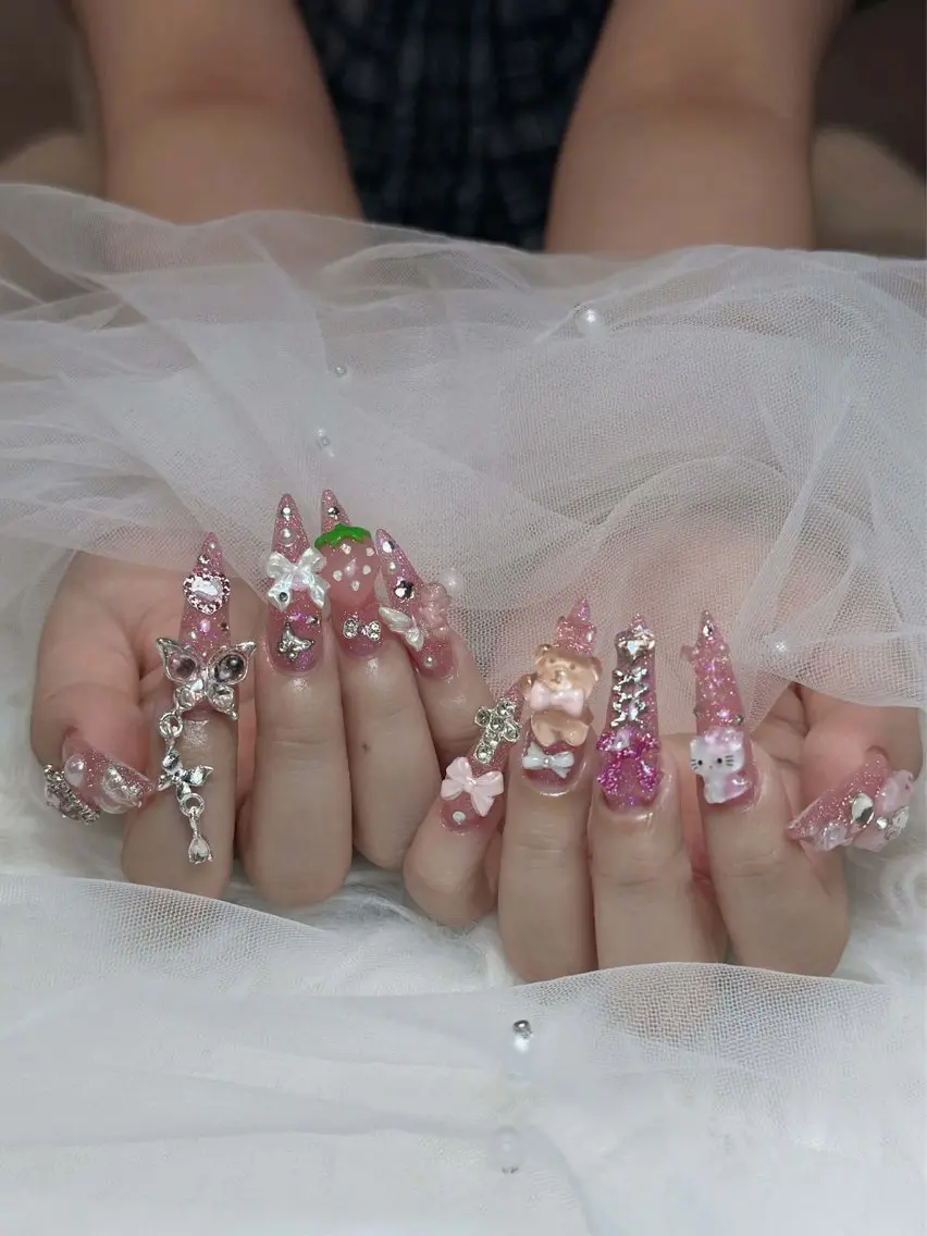 ネイル チークネイル ドット フレンチネイル グラデーション ハート ハンドネイル ハンドケア Eli Muse 新宿ネイルのネイルデザイン