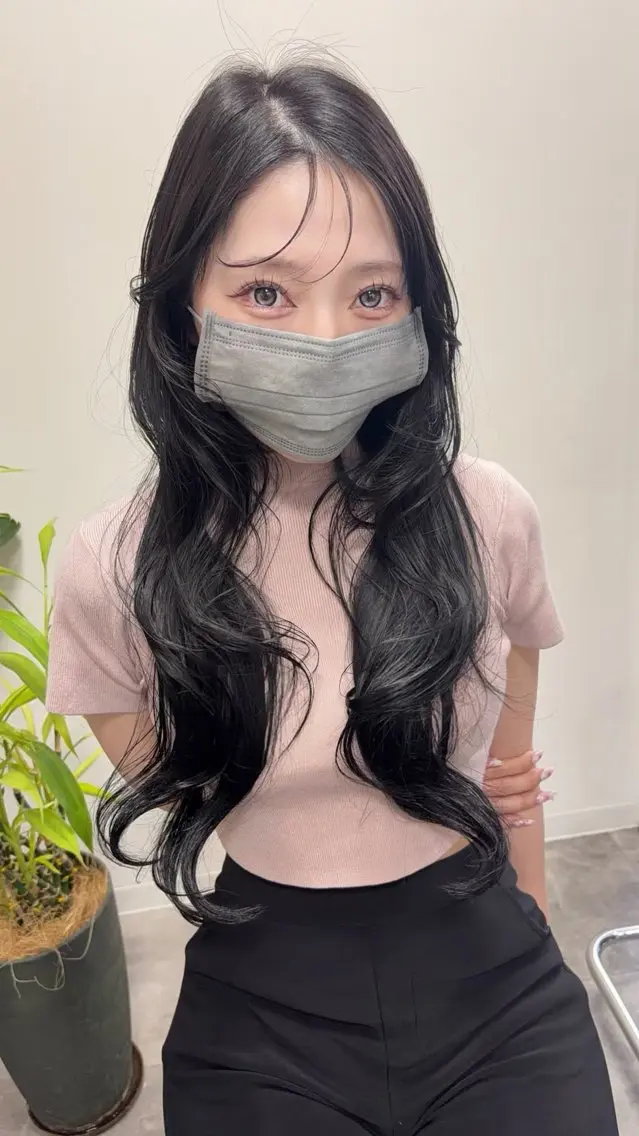 ロング カラー ヘアアレンジ 透明感カラー ダークグレー ダークグレージュ ダブルカラー エドルカラー ヘアカラー トリートメント misa🫧ナチュラ ル縮毛矯正/髪質改善のヘアスタイル