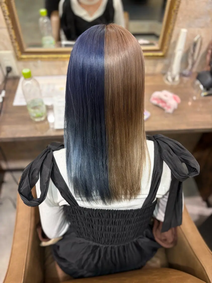 カラー デザインカラー ネイビーカラー ヘアカラー 岡本 恋樺のヘアスタイル