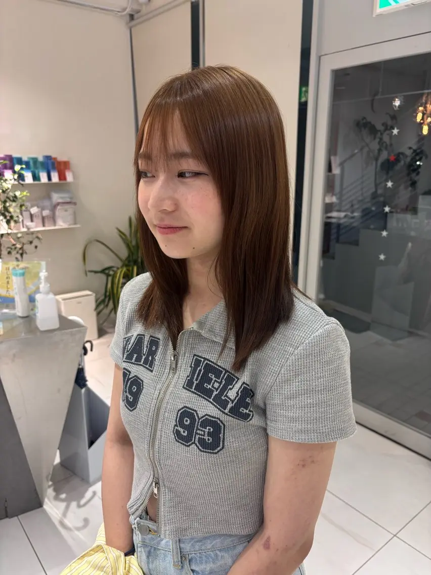 カラー 林 彩音のヘアスタイル
