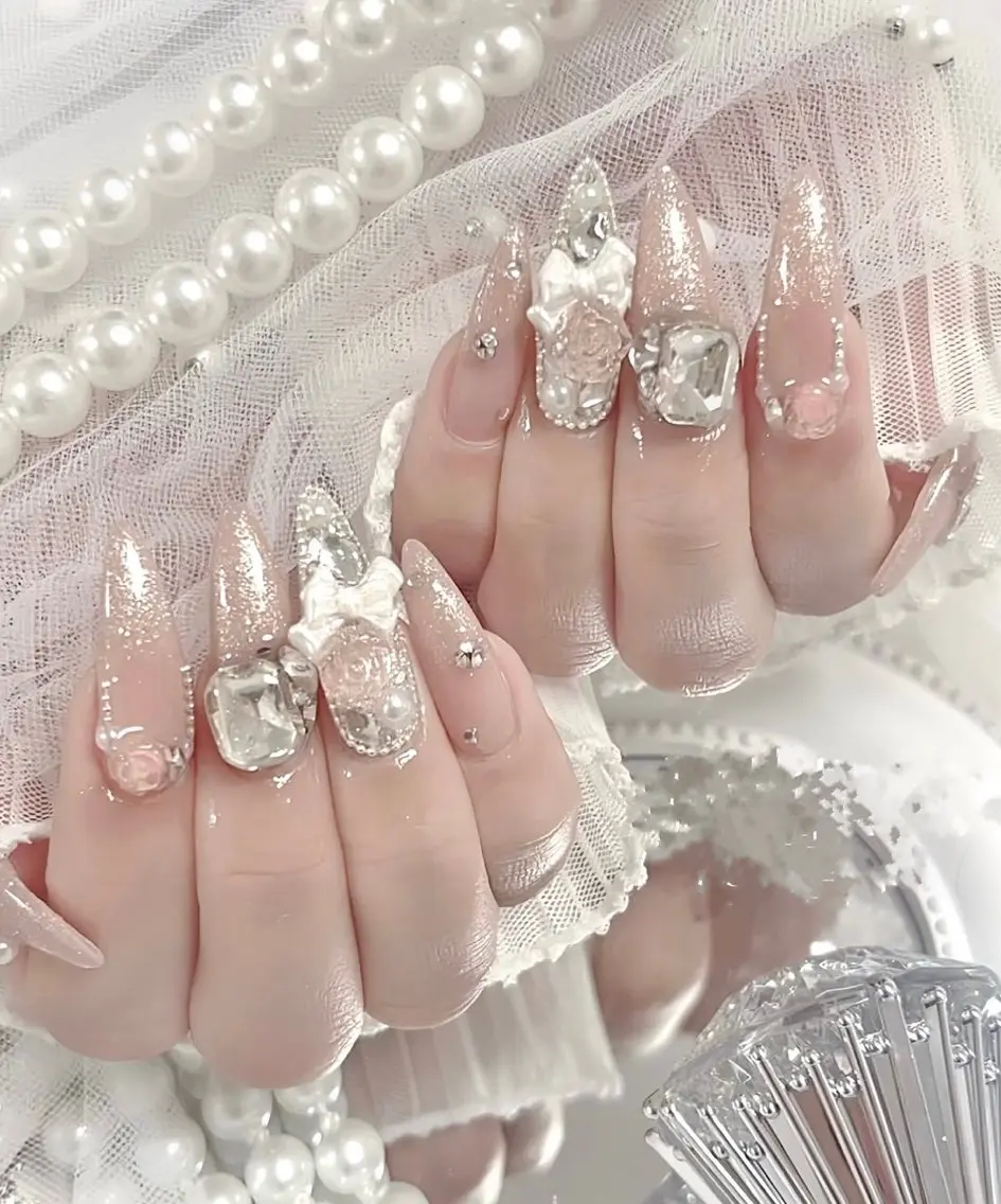 ロング ハンドネイル E🌷nail 長さだし専門店のネイルデザイン