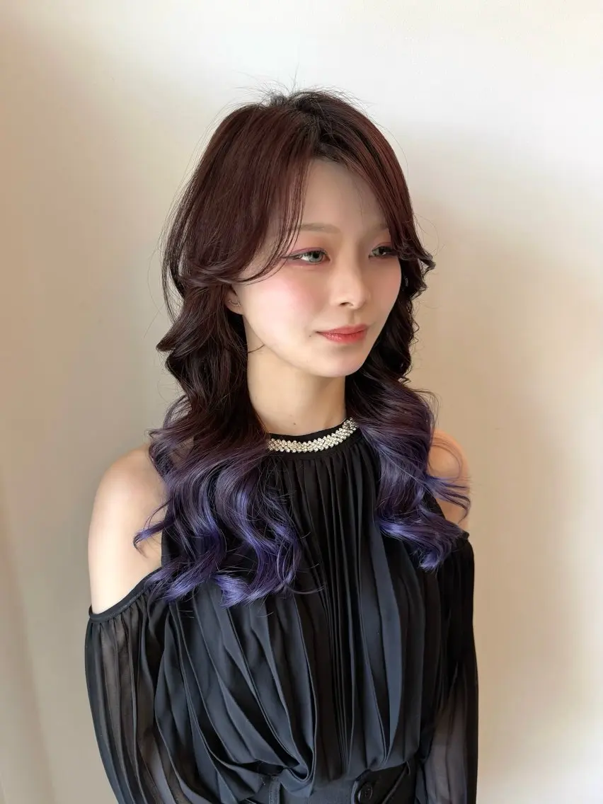 【裾カラー】カット+ポイントケアブリーチ+ポイントカラー。の写真
