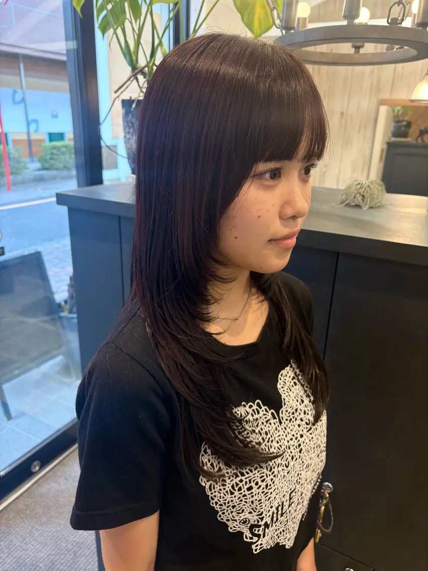 セミロング ラベンダーブラウン レイヤーカット 田村 亜衣華のヘアスタイル