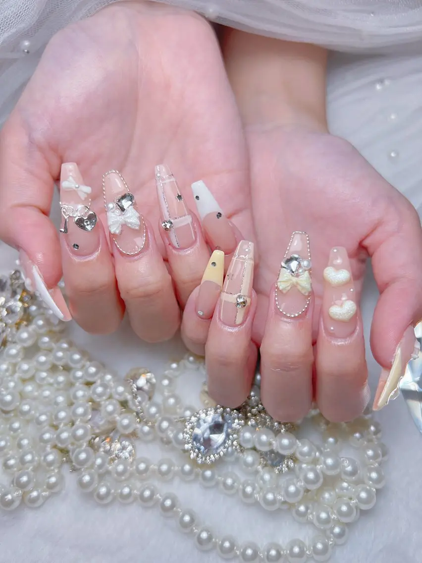 ネイル アートネイル オーロラネイル チークネイル 長さ出し フットネイル Miya _nailのネイルデザイン
