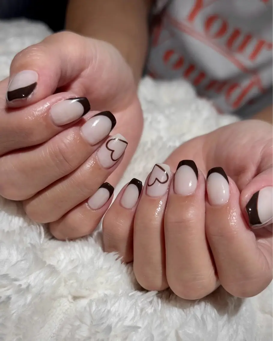 ネイル ブラウン フレンチネイル ハンドネイル m kaori𓃟のネイルデザイン