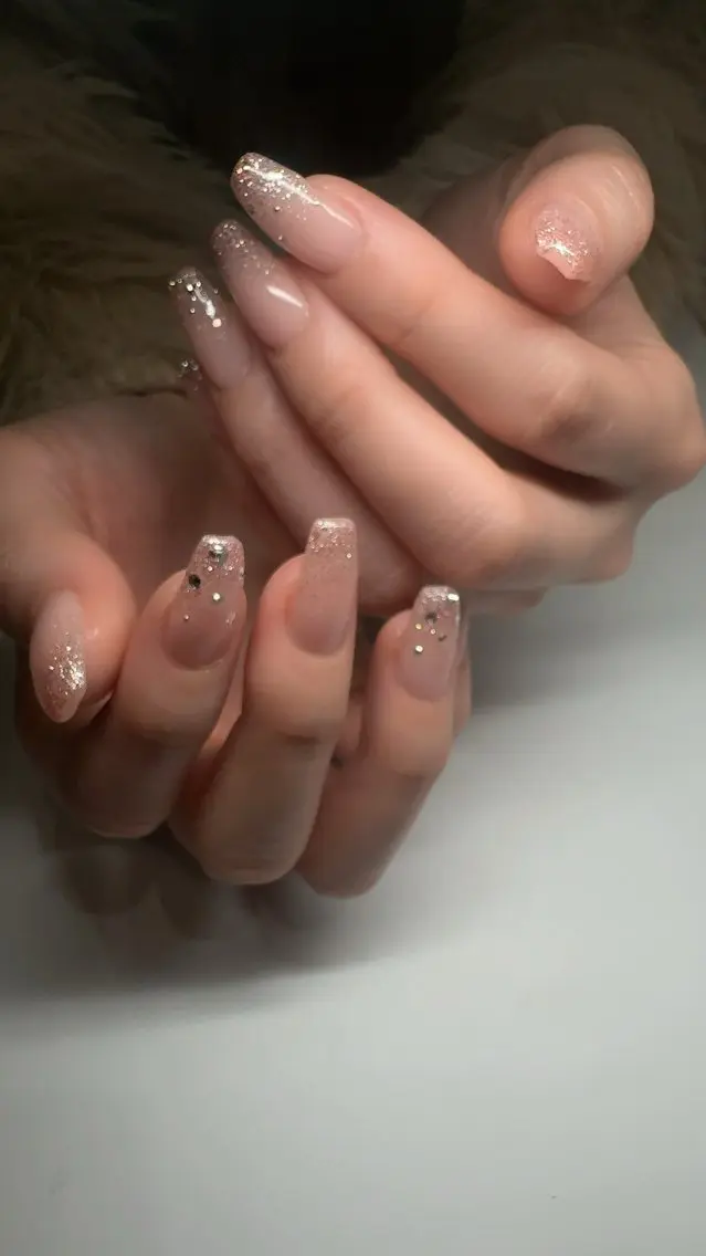 ネイル フラッシュネイル グラデーション キラキラネイル ラメ(グリッター) ラメグラデーション nailsalon urümのネイルデザイン