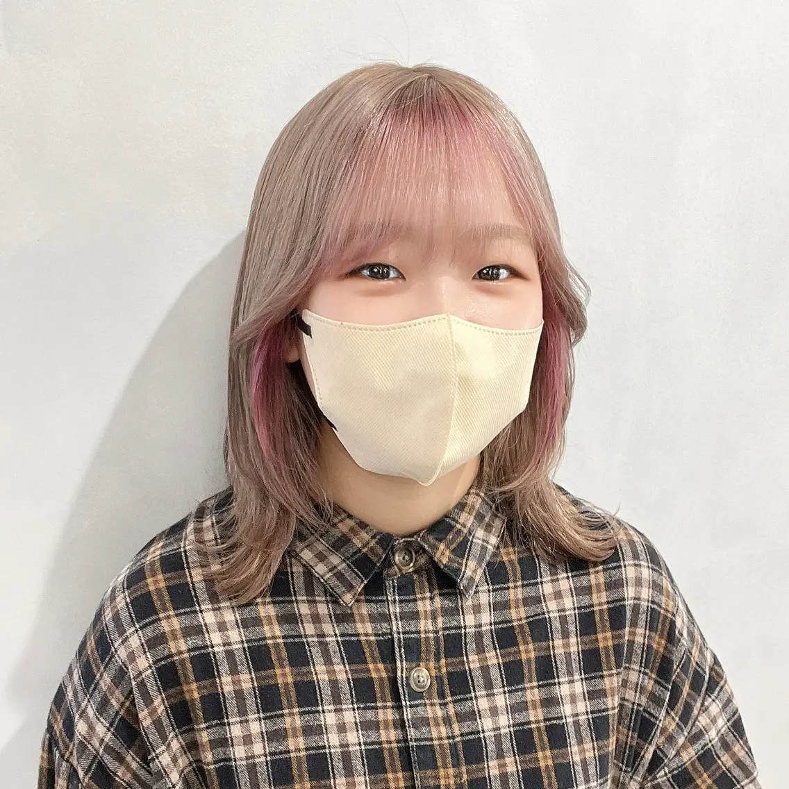 ミディアム カラー ミストバング フェイスフレーミング 🩵ブリーチカラー MIORI🩵のヘアスタイル